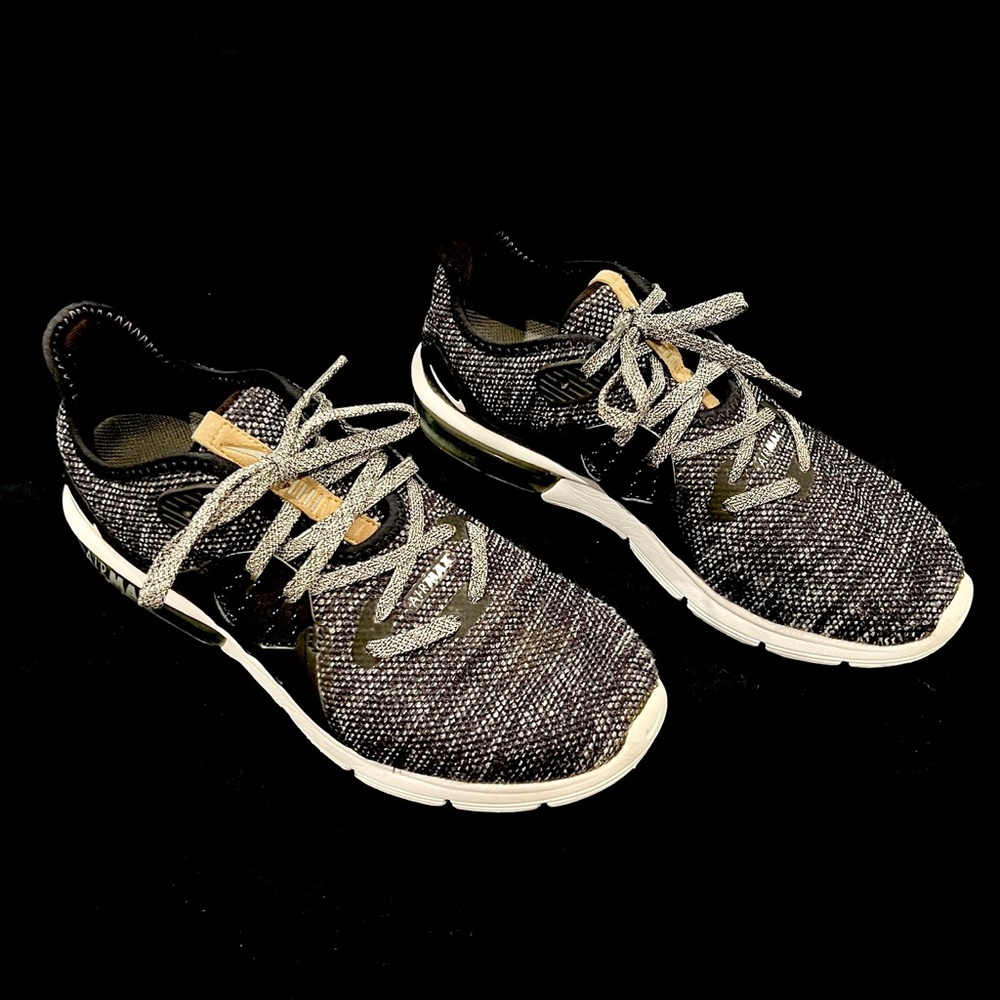 SOLD‼️ NWOT Womens Nike Air Max Sequence 3 - Picture 1 of 16